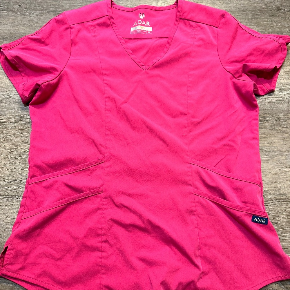 Women’s Scrub Set – Size Medium – Pink – Gently Used